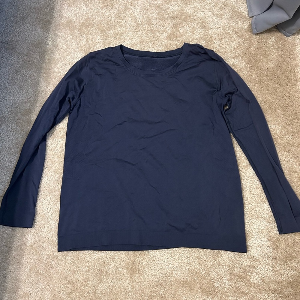 Navy blue lululemon long sleeve tech shirt